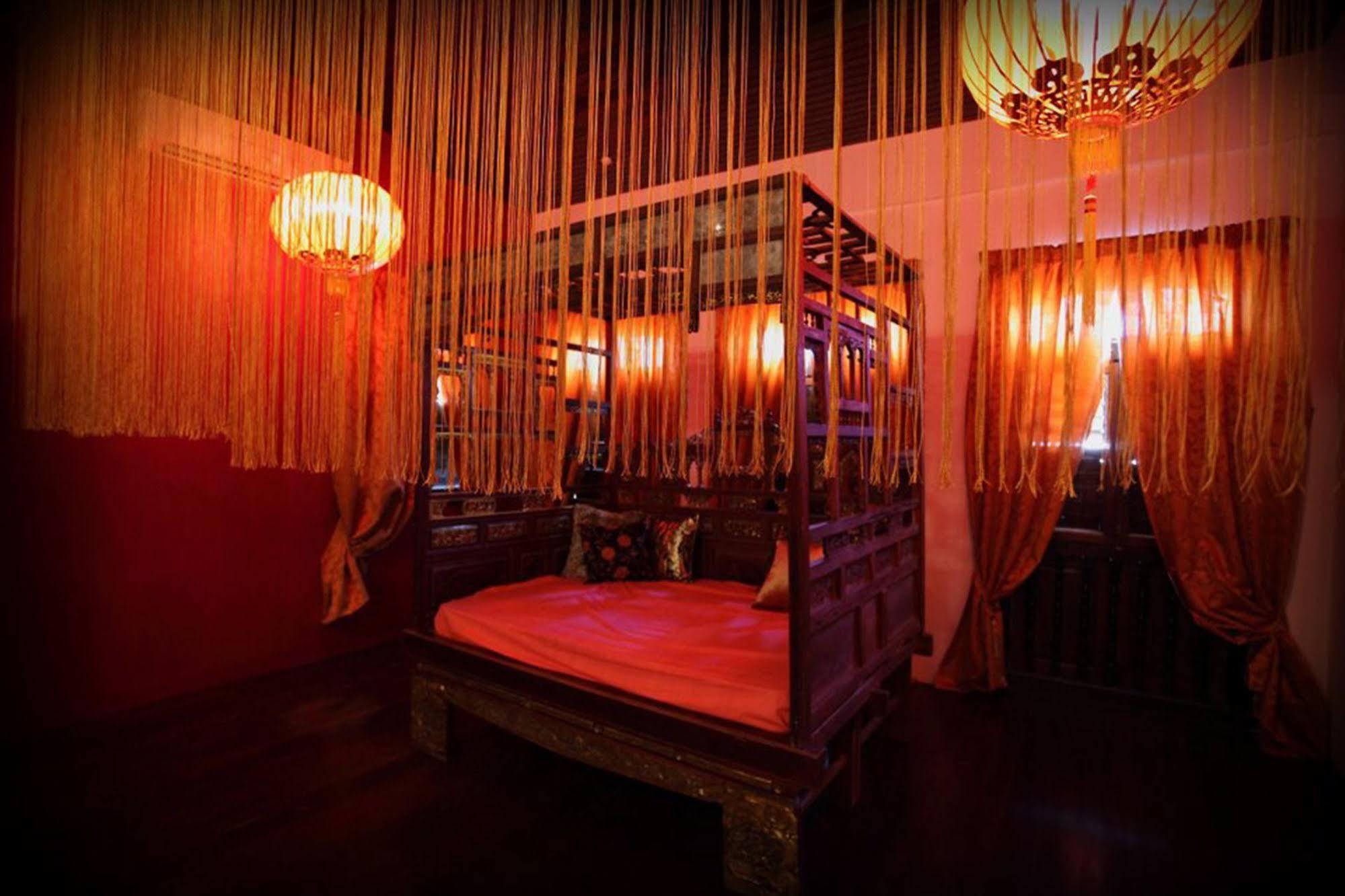 1881 Chong Tian Hotel 乔治敦 外观 照片